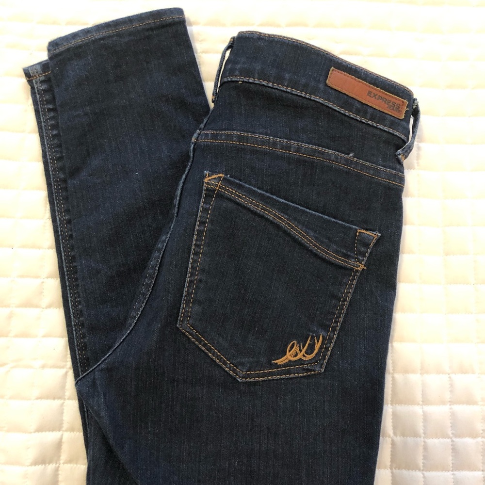 Express Mid Rise Legging - Picture 2 of 4